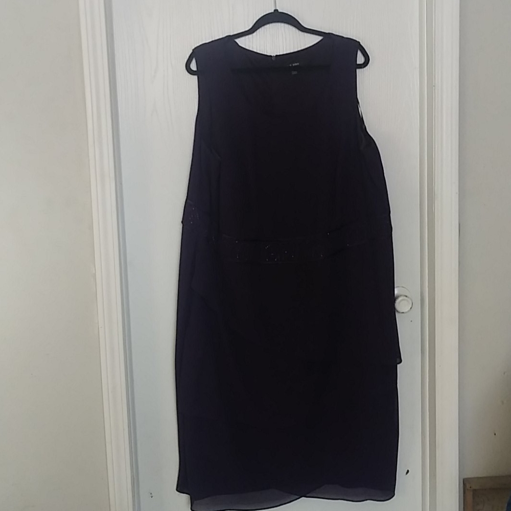 Scoop neck dress